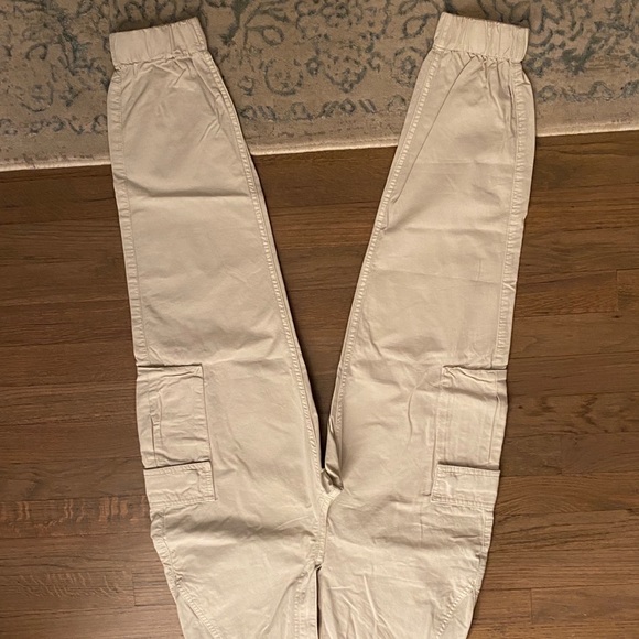 A&F cargo joggers and Soft AF boatneck t shirt. - Picture 5 of 14